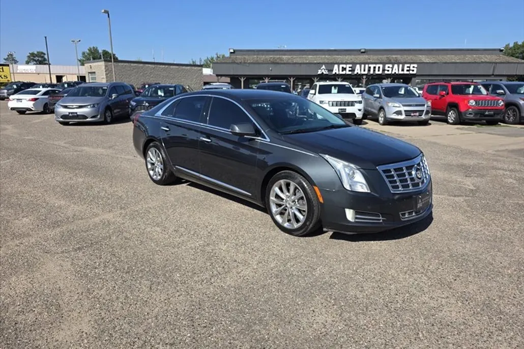 2013 Cadillac XTS Luxury photo 1