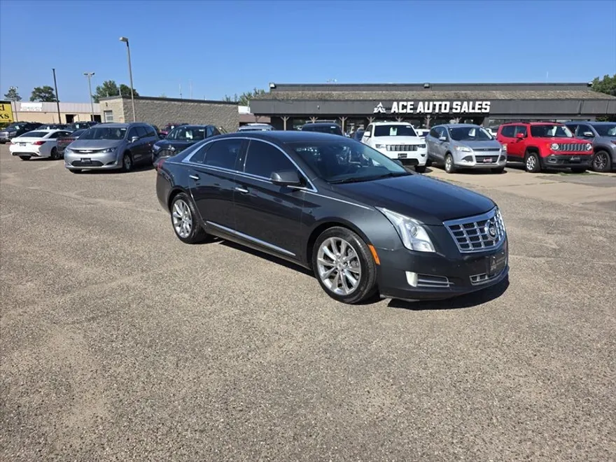 2013 Cadillac XTS Luxury photo 1