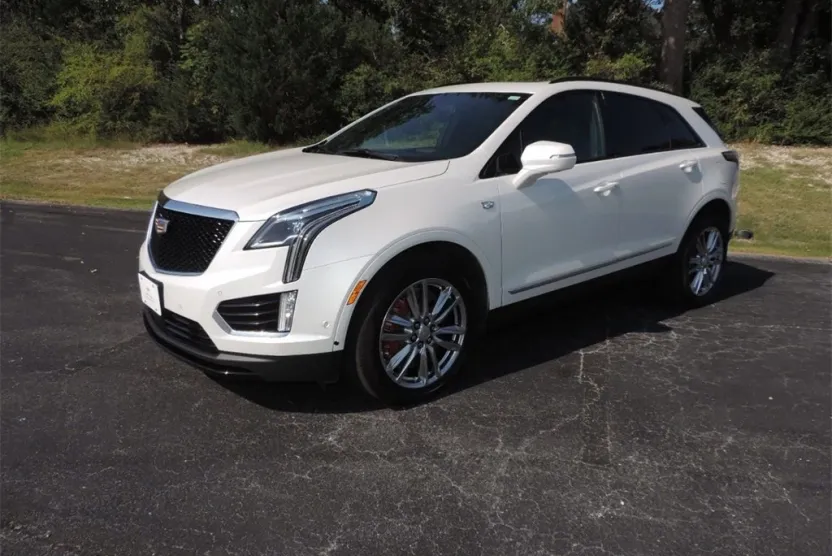 2023 Cadillac XT5 Sport photo 1