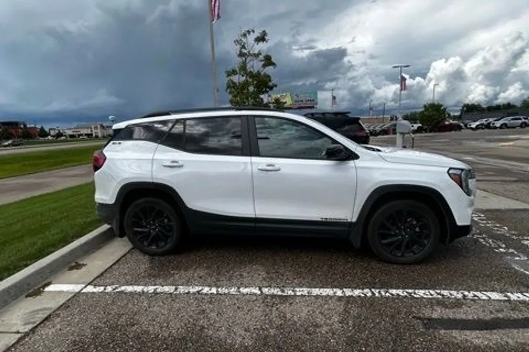 2023 Gmc Terrain SLE photo 1