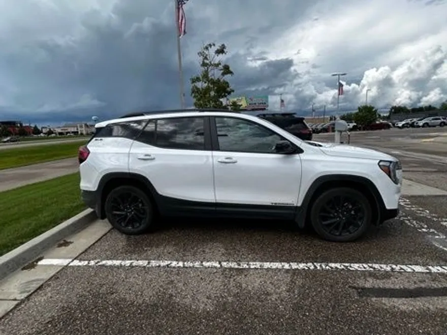 2023 Gmc Terrain SLE photo 1