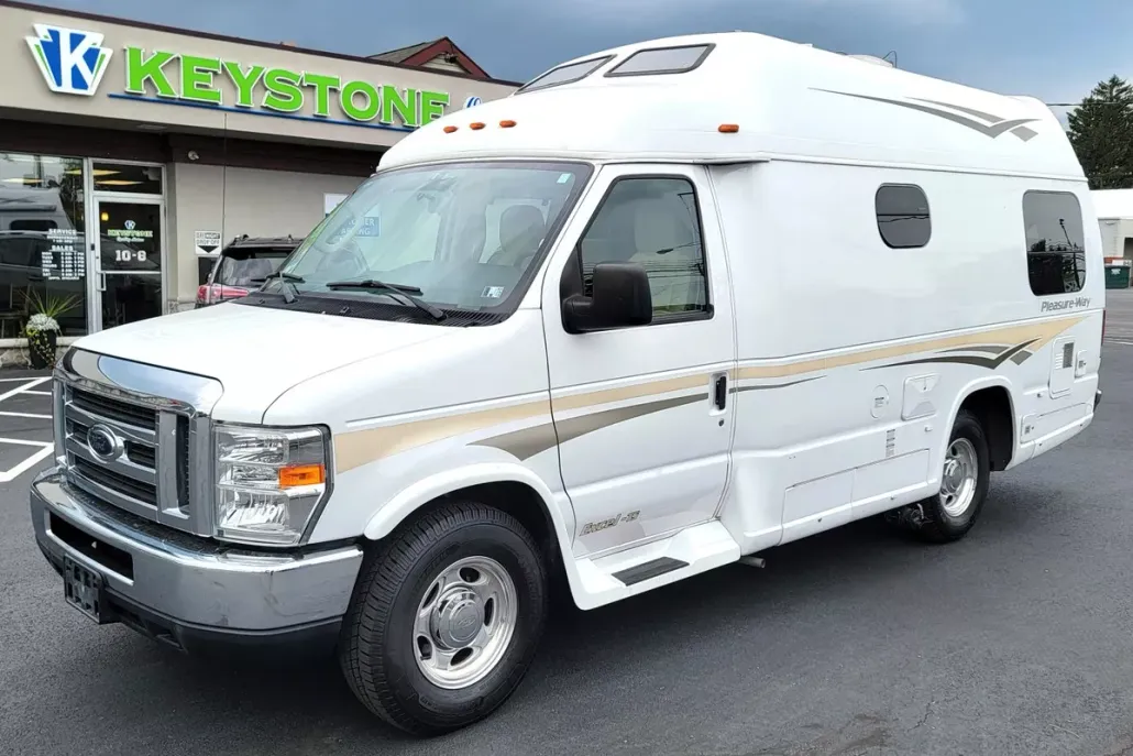 2010 Ford E-350 photo 1