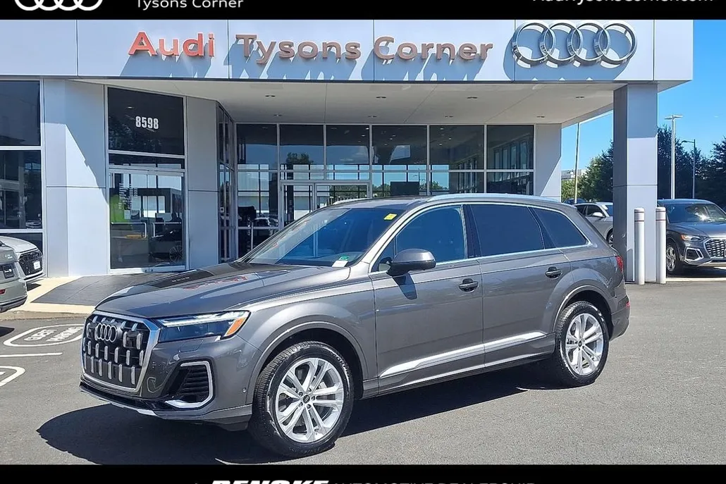 2025 Audi Q7 55 Premium Plus photo 1
