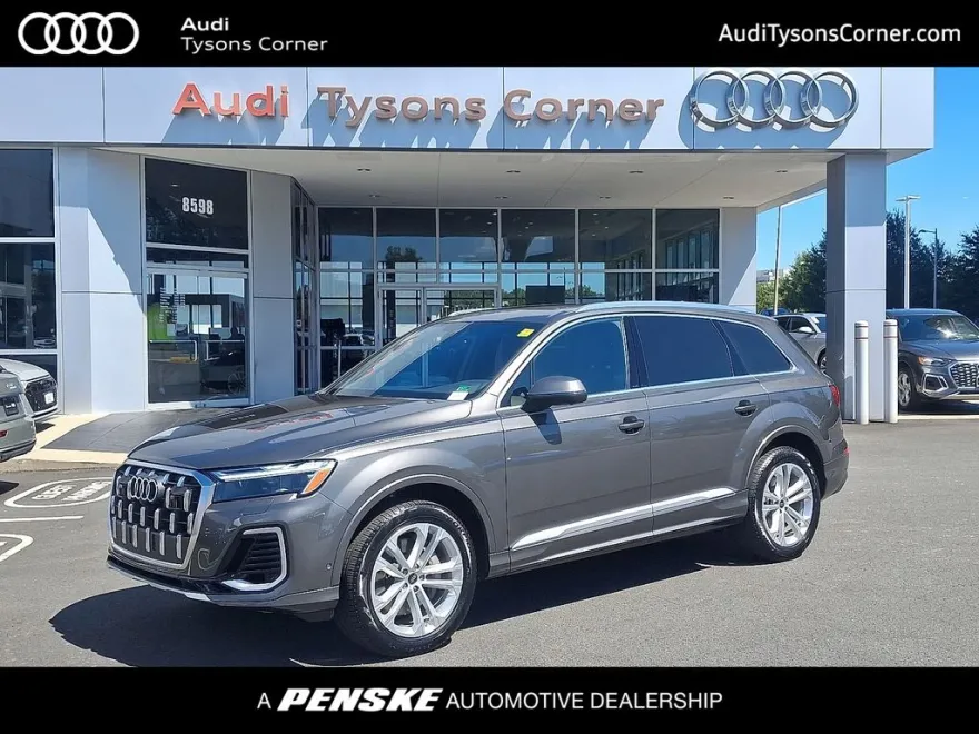 2025 Audi Q7 55 Premium Plus photo 1
