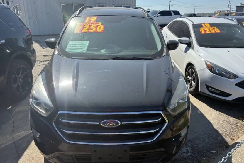 2019 Ford Escape SE photo 1