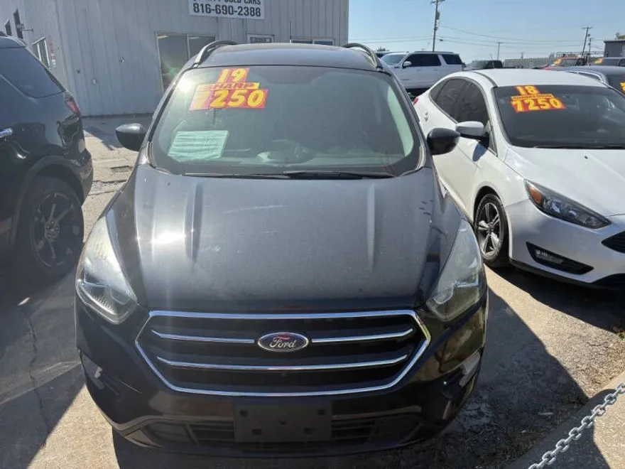 2019 Ford Escape SE photo 1