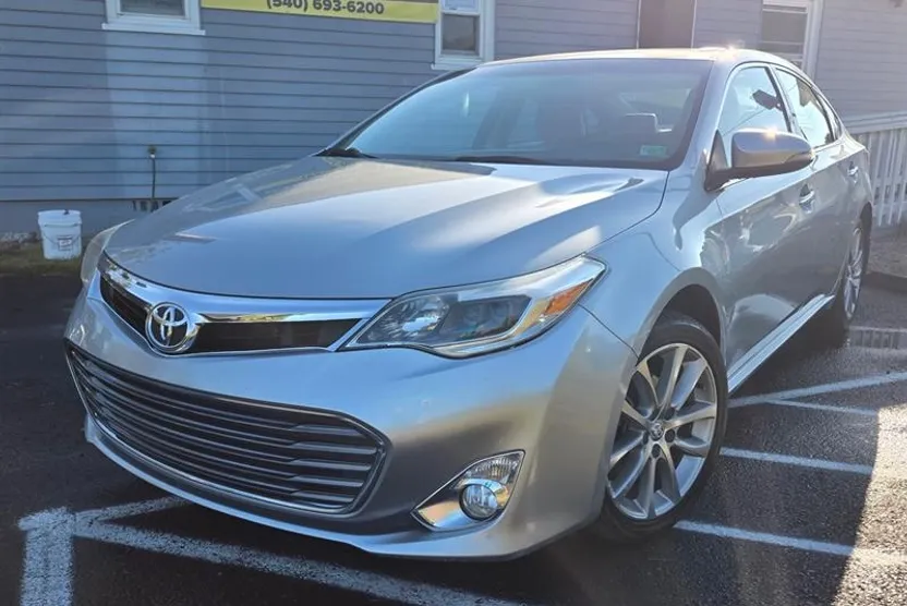 2015 Toyota Avalon Touring photo 1