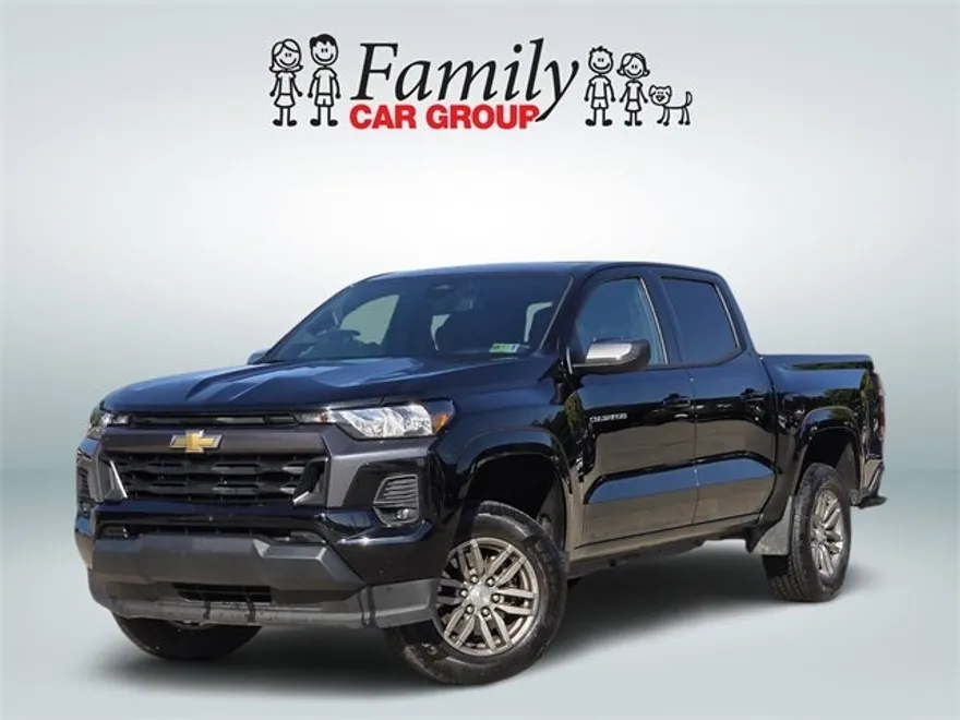 2024 Chevrolet Colorado LT photo 1