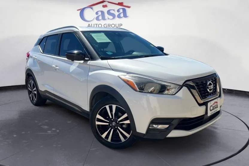 2020 Nissan Kicks SR photo 1