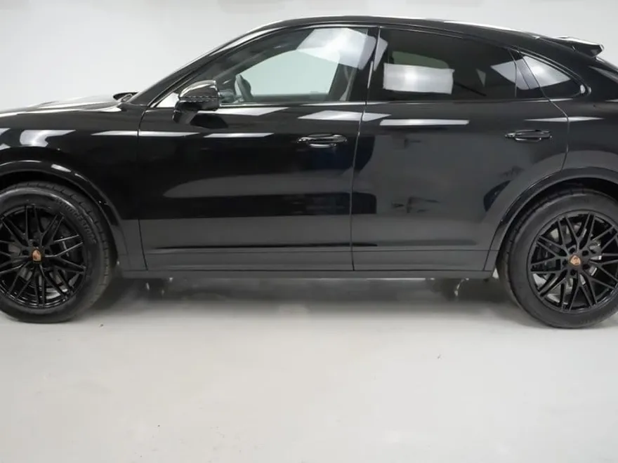 2026 Porsche Cayenne Coupe photo 1