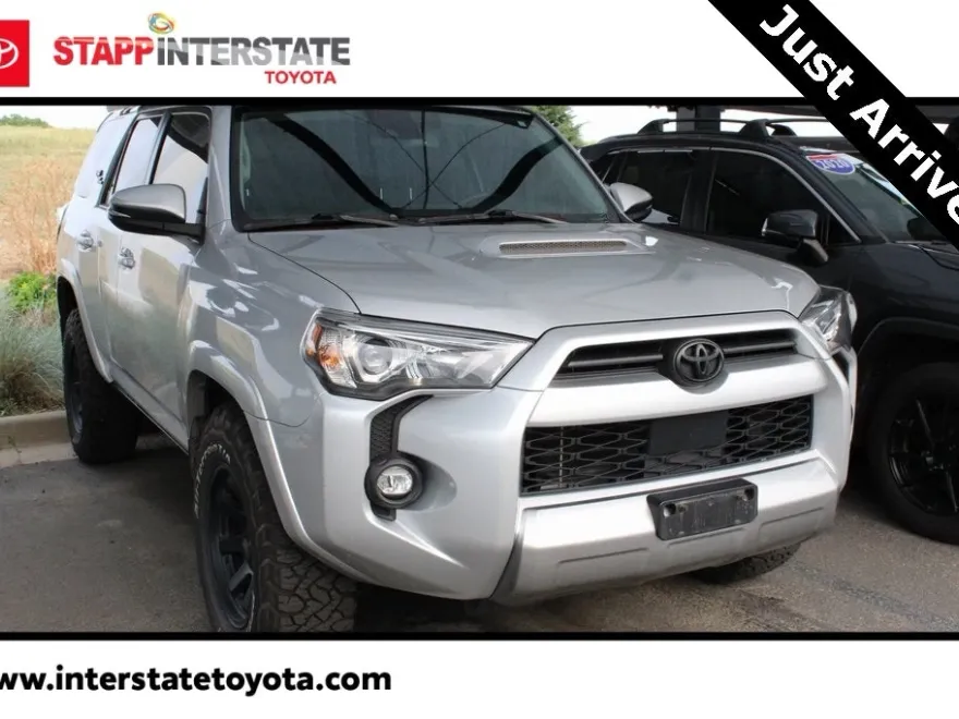 2022 Toyota 4Runner TRD Off-Road Premium photo 1