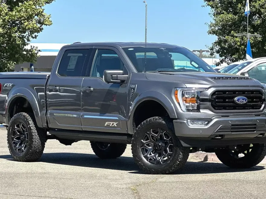2023 Ford F-150 XLT photo 1