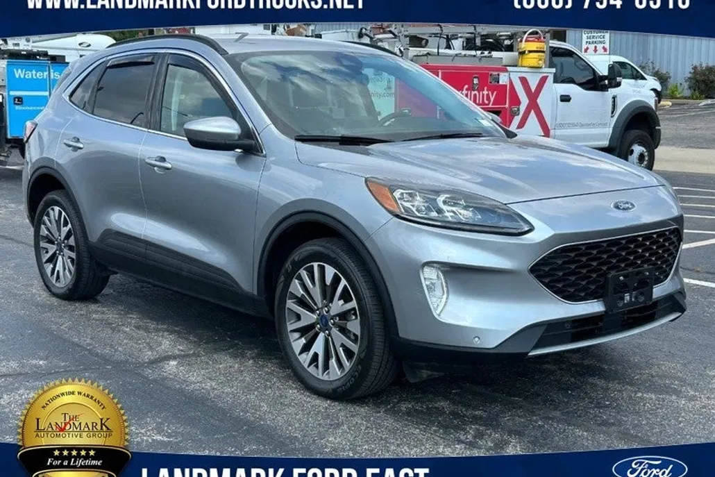 2022 Ford Escape Titanium photo 1