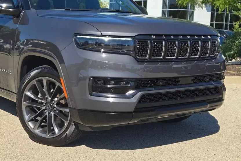 2024 Jeep Grand Wagoneer L II photo 1