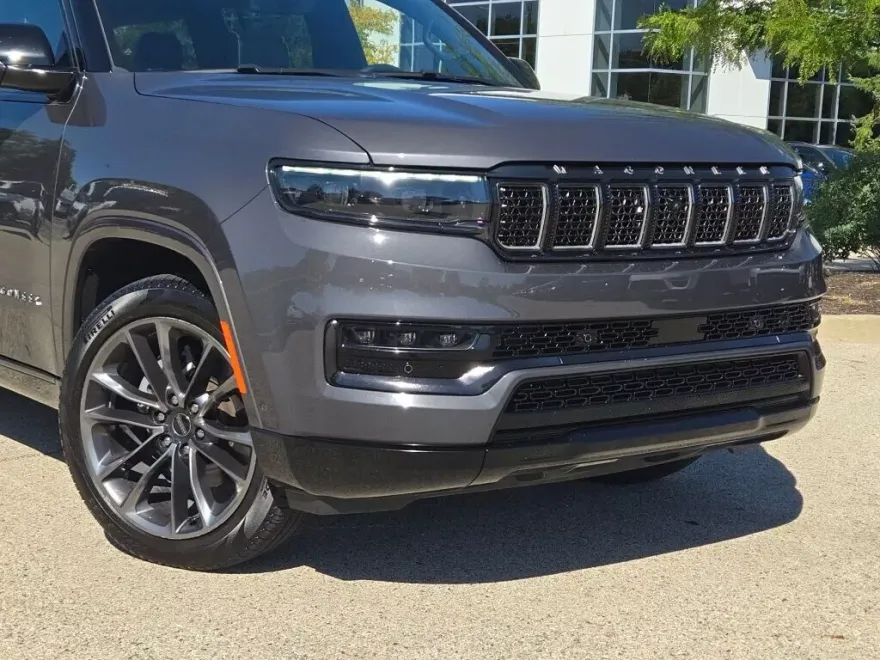 2024 Jeep Grand Wagoneer L II photo 1