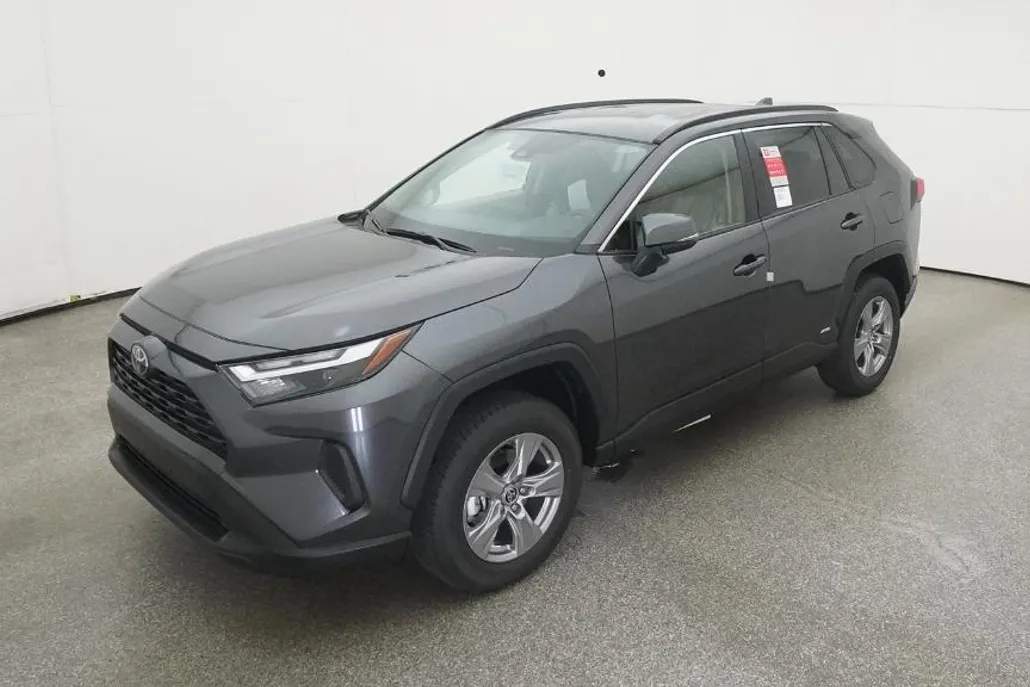 2025 Toyota RAV4 Hybrid XLE photo 1