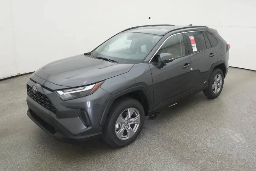 2025 Toyota RAV4 Hybrid XLE photo 1