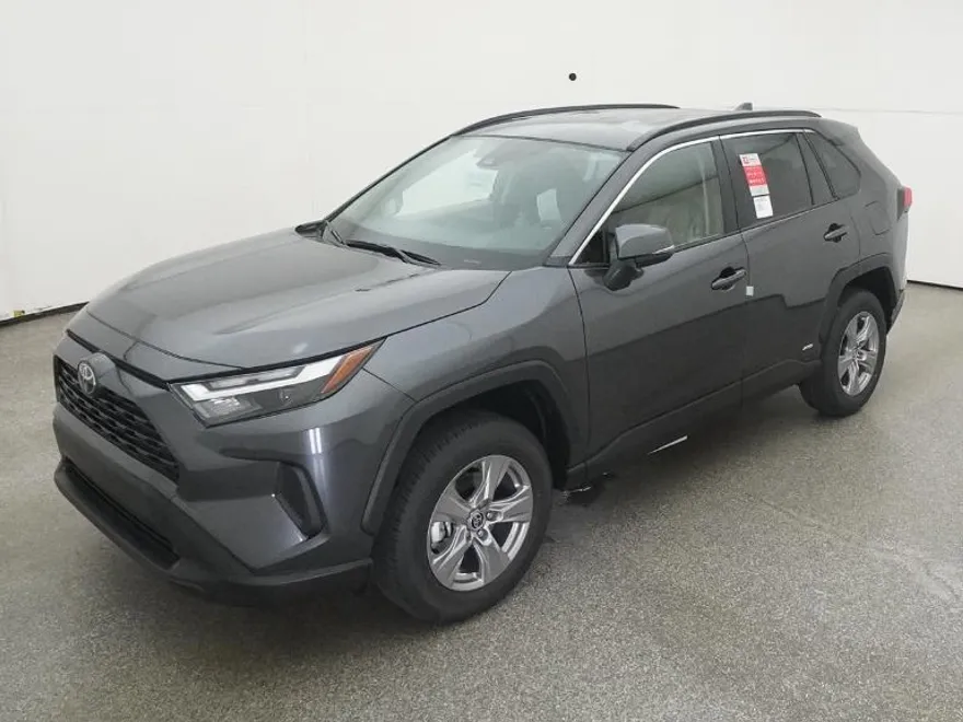 2025 Toyota RAV4 Hybrid XLE photo 1