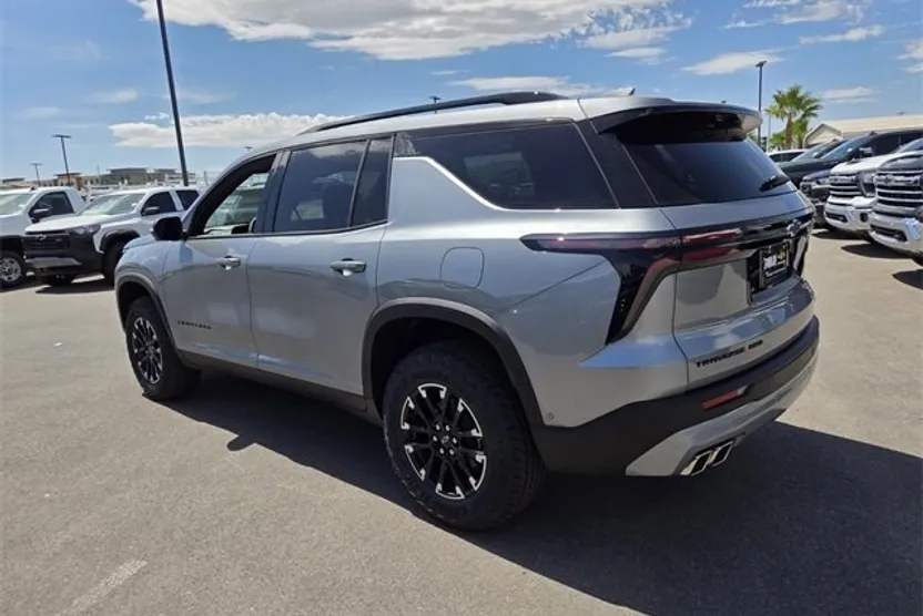 2026 Chevrolet Traverse Z71 photo 1