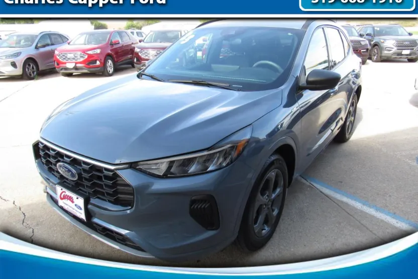 2023 Ford Escape ST-Line photo 1