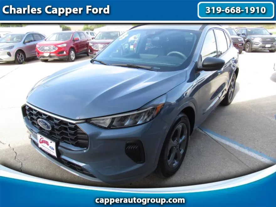 2023 Ford Escape ST-Line photo 1