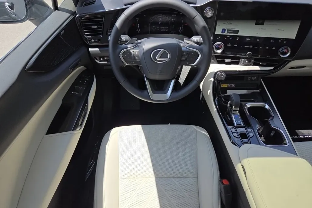 2025 Lexus NX 450h+ Luxury AWD photo 1