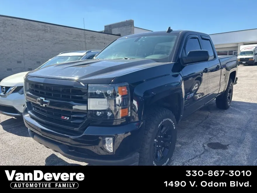 2018 Chevrolet Silverado 1500 LT photo 1