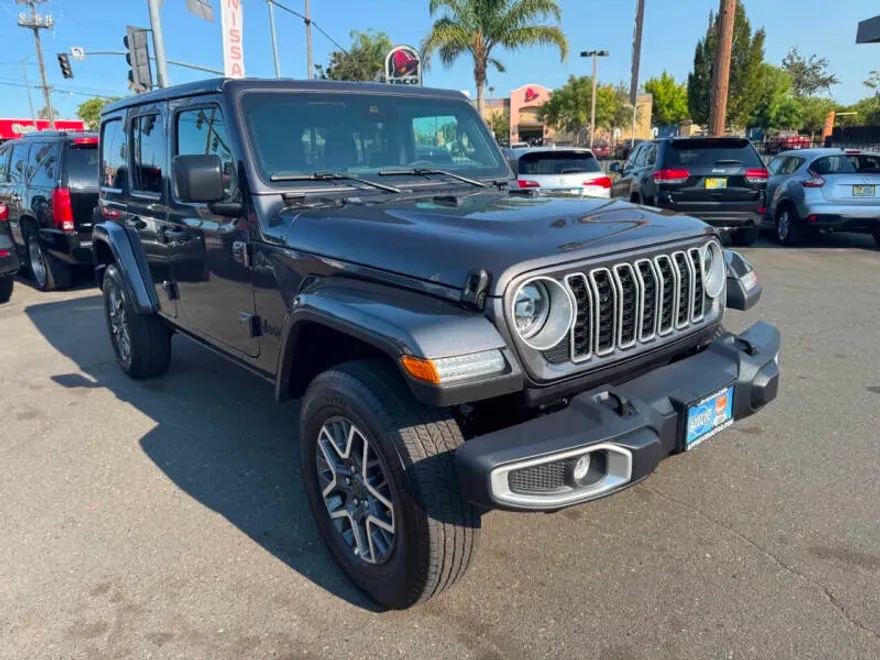 2025 Jeep Wrangler Sahara photo 1
