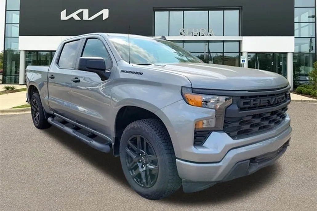 2024 Chevrolet Silverado 1500 Custom photo 1