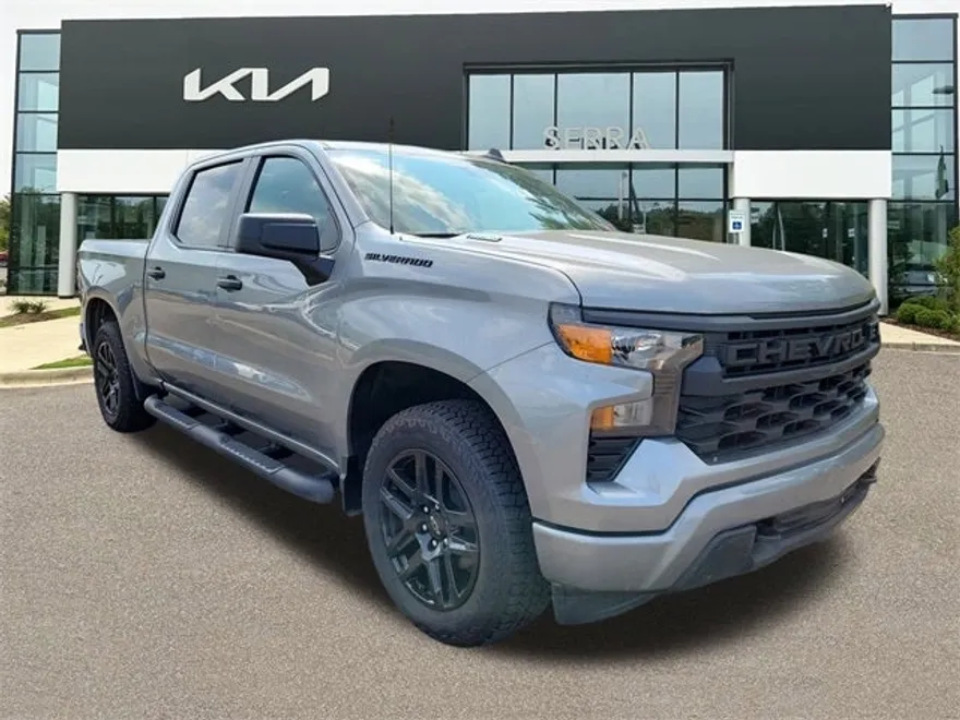 2024 Chevrolet Silverado 1500 Custom photo 1