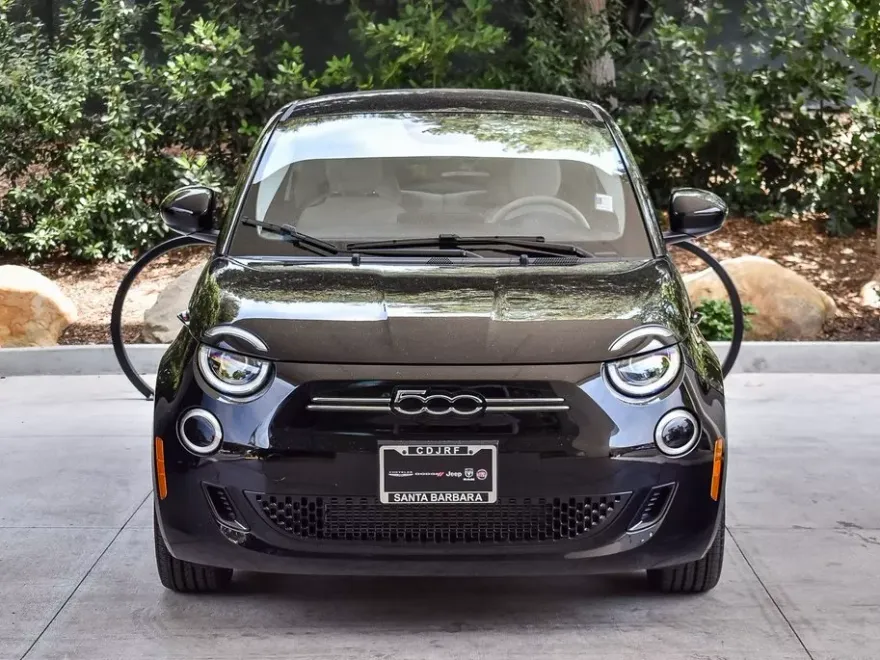 2025 Fiat 500e La Prima photo 1