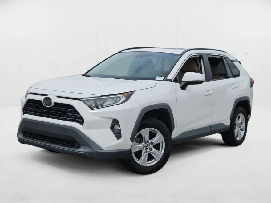 2019 Toyota RAV4 XLE photo 1