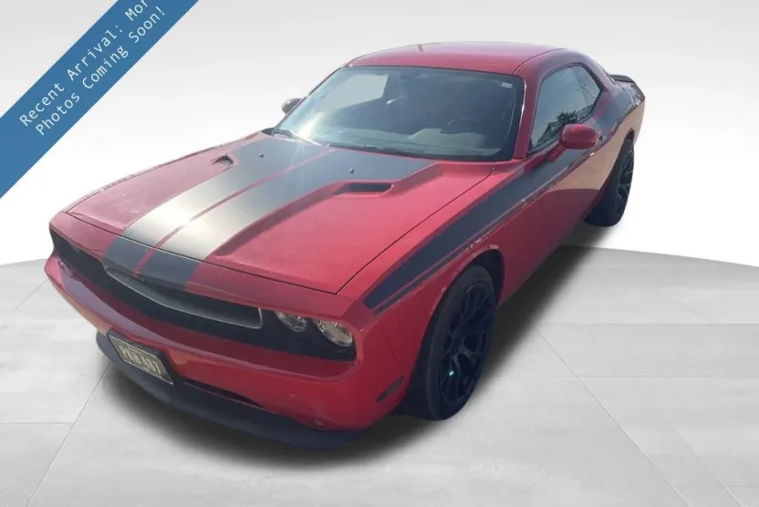 2014 Dodge Challenger SXT Plus photo 1