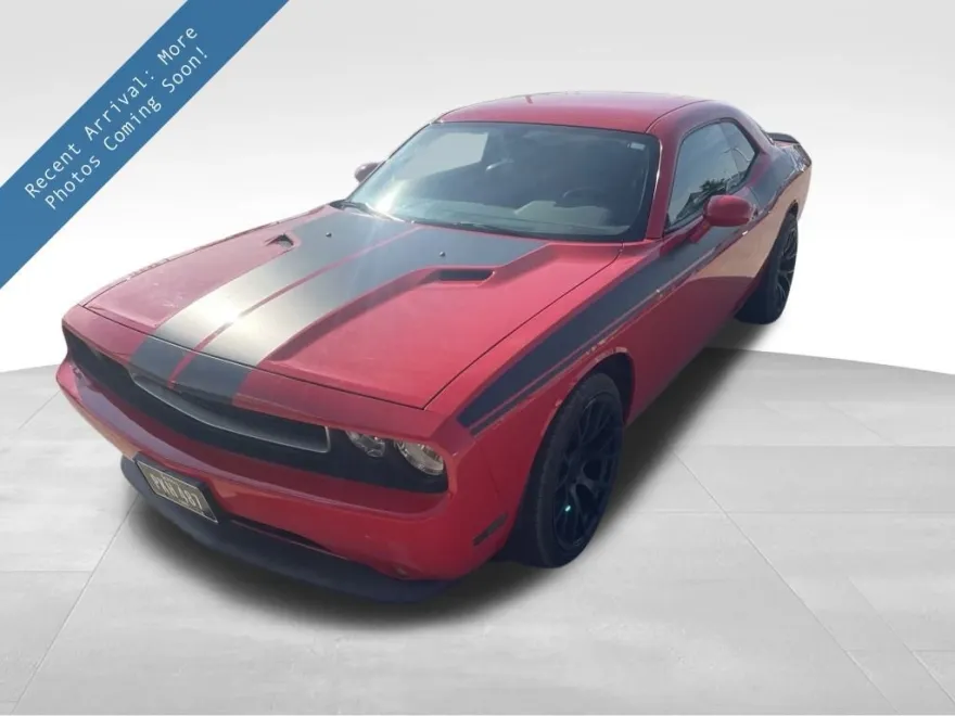 2014 Dodge Challenger SXT Plus photo 1