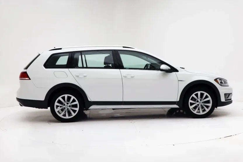 2019 Volkswagen Golf Alltrack TSI S 4Motion photo 1