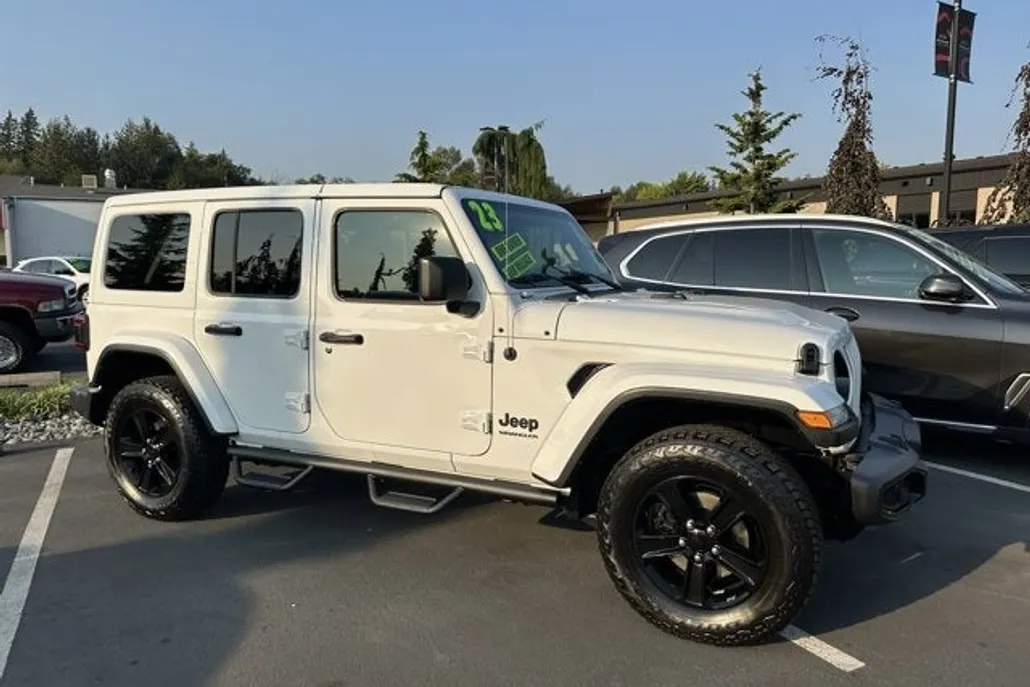 2023 Jeep Wrangler Sahara Altitude photo 1