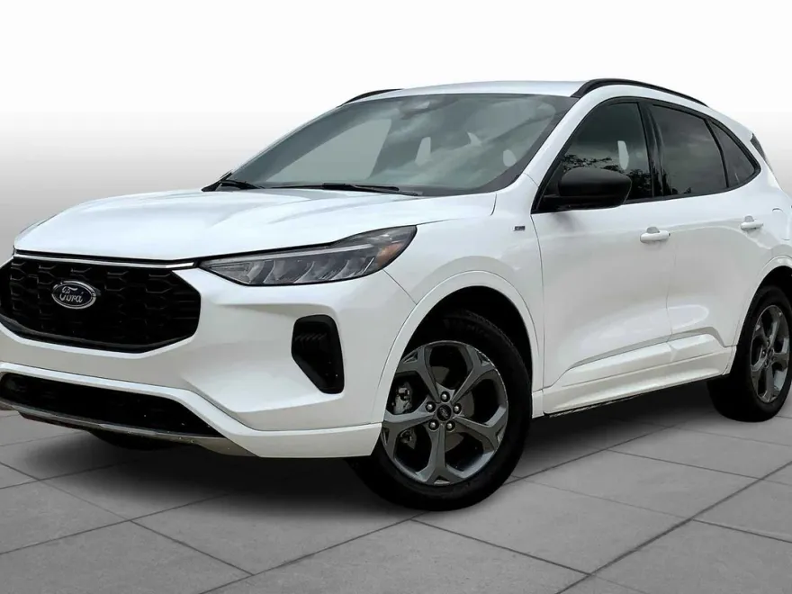 2023 Ford Escape ST-Line photo 1