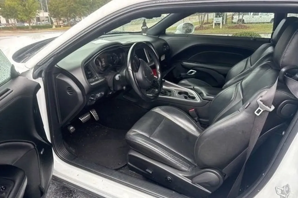 2020 Dodge Challenger SXT photo 1