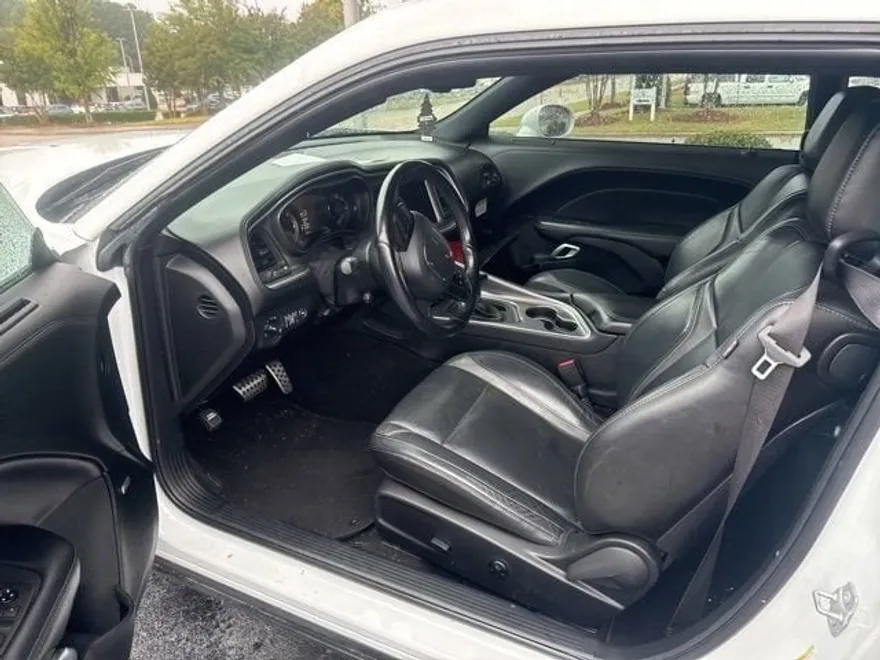 2020 Dodge Challenger SXT photo 1