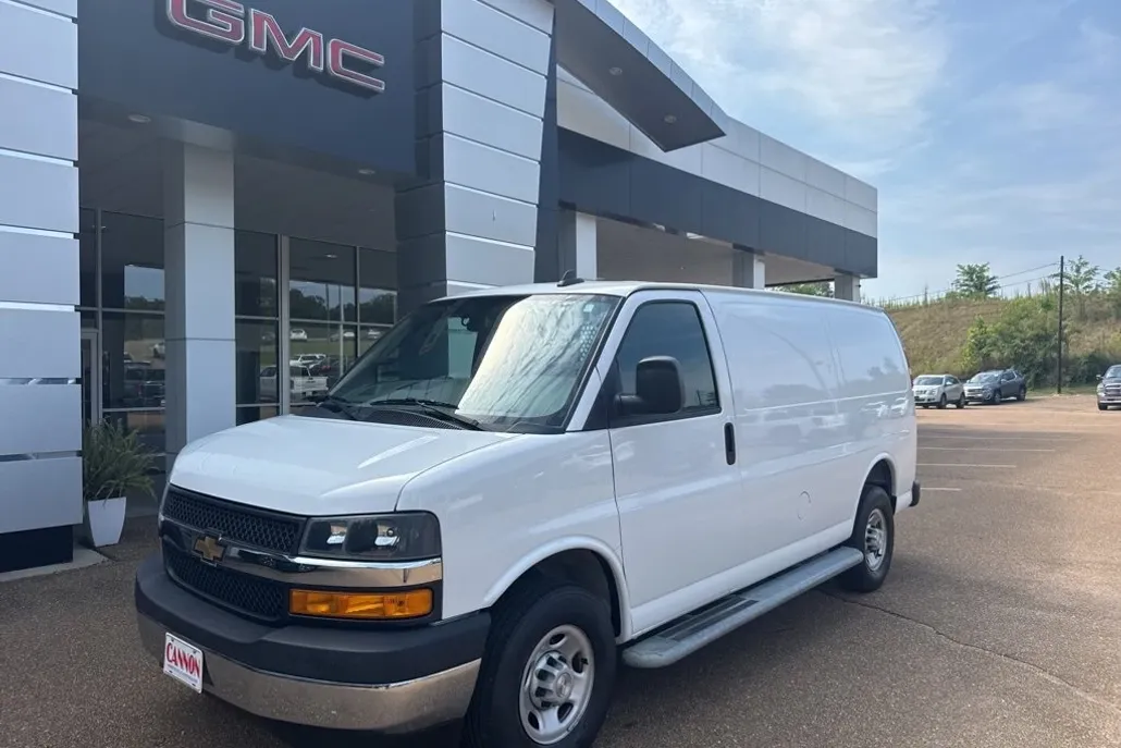 2023 Chevrolet Express Cargo 2500 Van photo 1