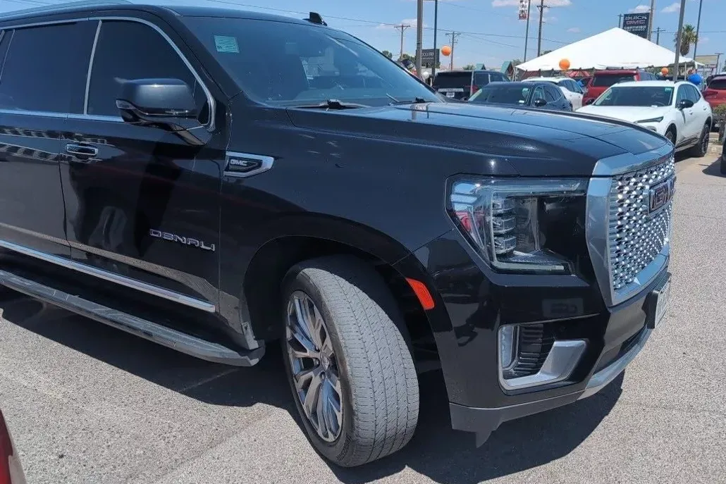 2022 Gmc Yukon XL Denali photo 1