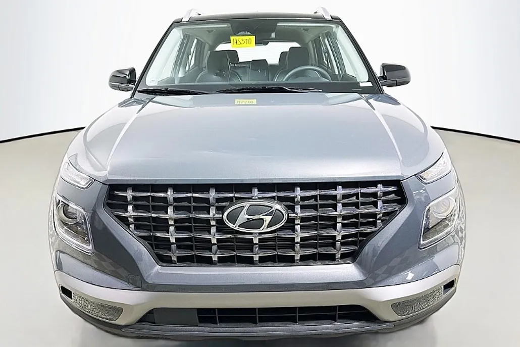 2025 Hyundai Venue Limited photo 1