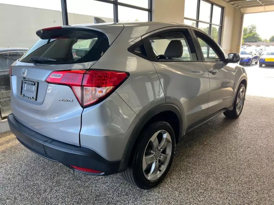 2018 Honda HR-V LX photo 1