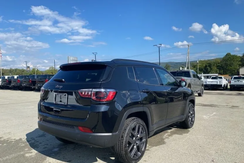 2026 Jeep Compass Limited Altitude photo 1
