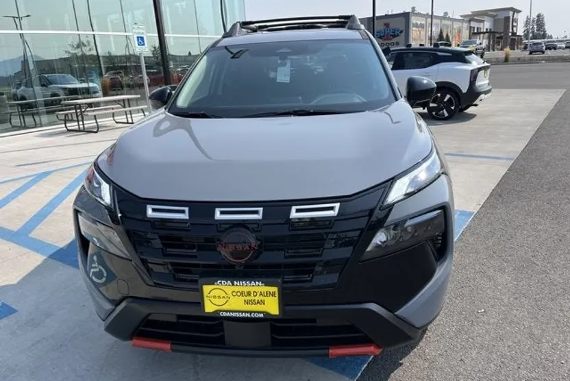 2026 Nissan Rogue SV photo 1
