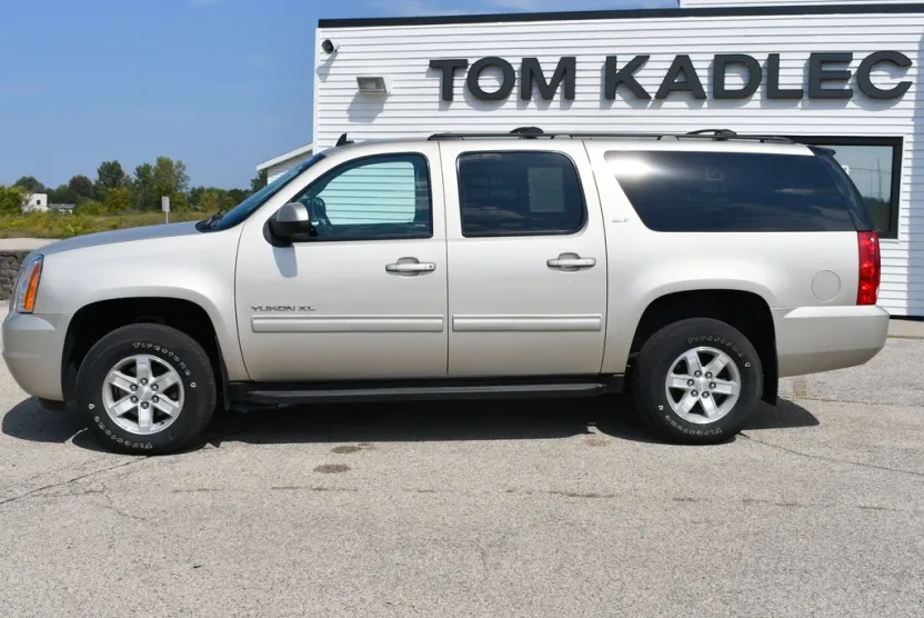 2013 Gmc Yukon XL SLT 1500 photo 1