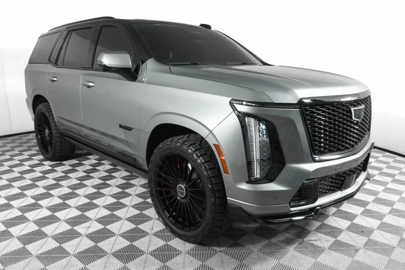 2025 Cadillac Escalade V-Series photo 1
