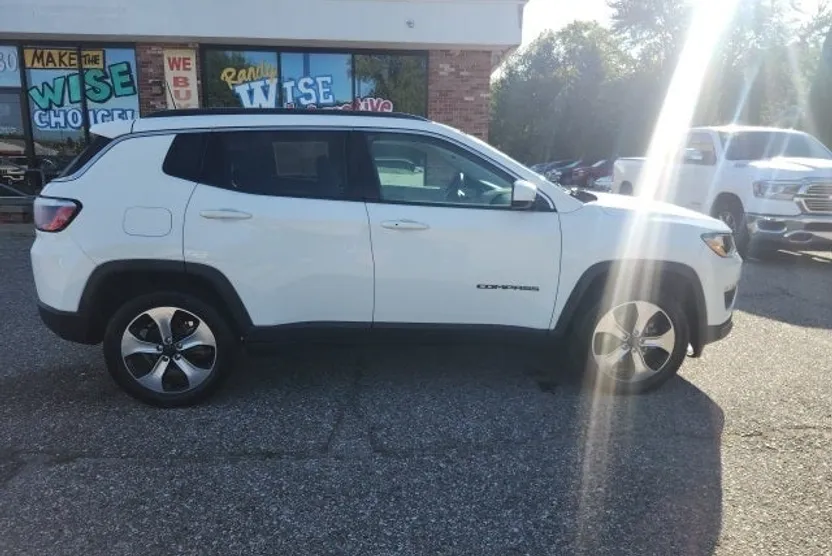 2017 Jeep Compass North Edition Latitude photo 1