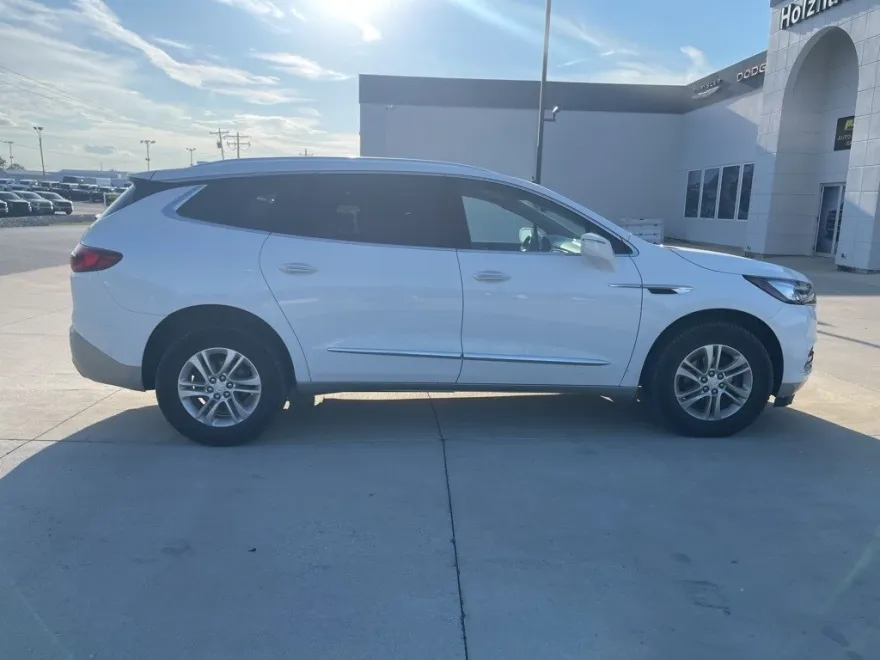 2020 Buick Enclave Essence photo 1
