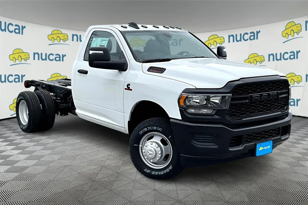 2024 Ram 3500 Tradesman photo 1